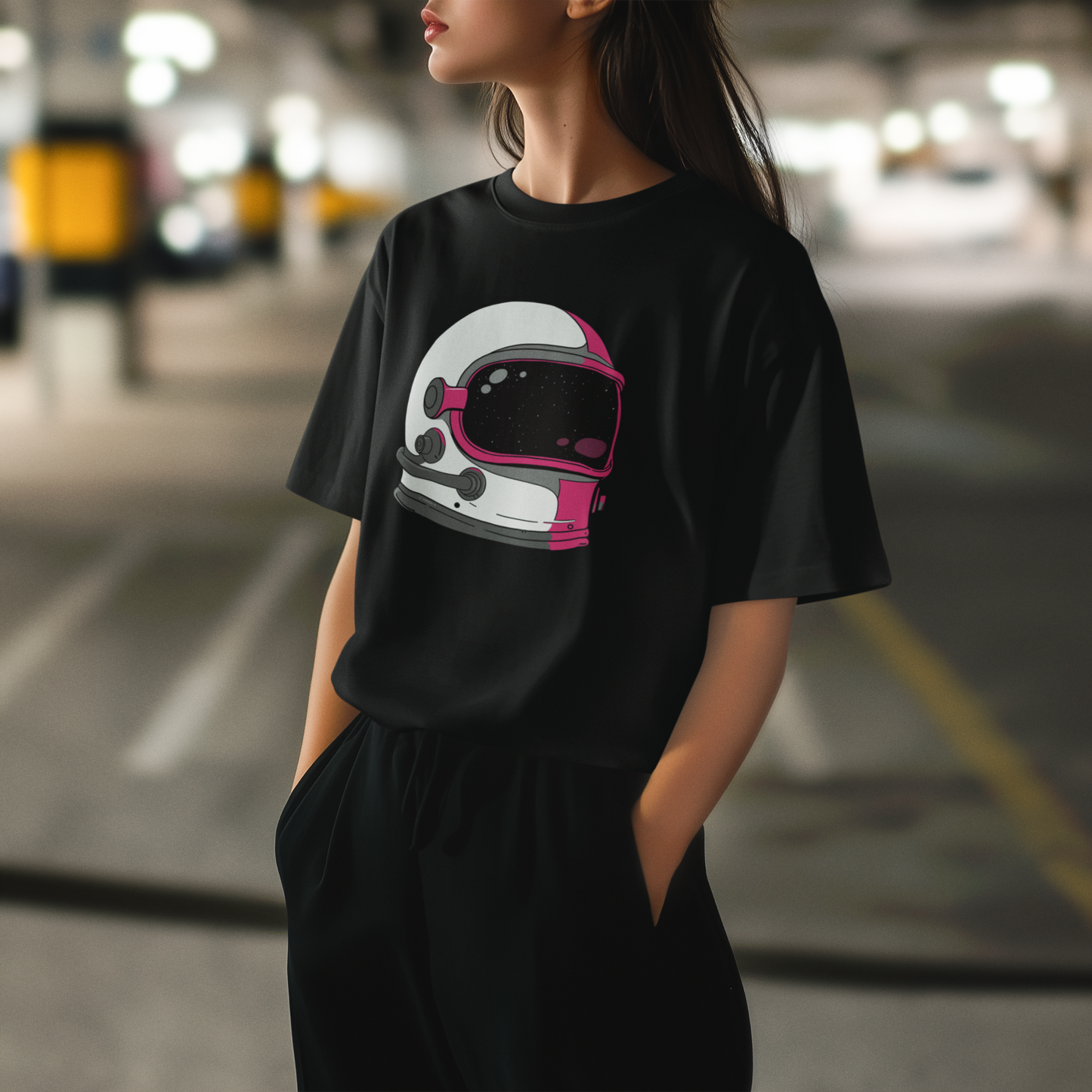 Galactic Pop – Uzay Kaskı PopArt Tişört | Oversize | Retro Sci-Fi Stil