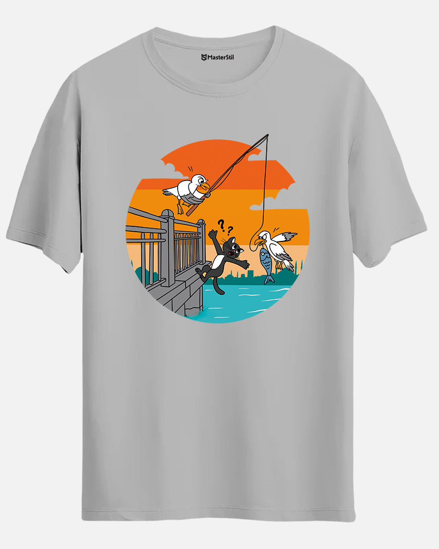 Boğazda Balık, Kediye Şaka – İstanbul Mizahı Unisex Tişört