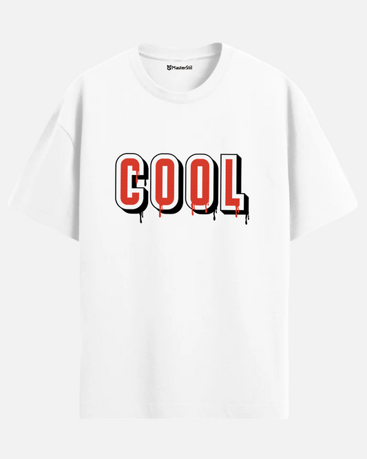 COOL DRIP – Akışkan Yazı Tipi PopArt Tişört | Oversize | Cesur & Minimal Stil
