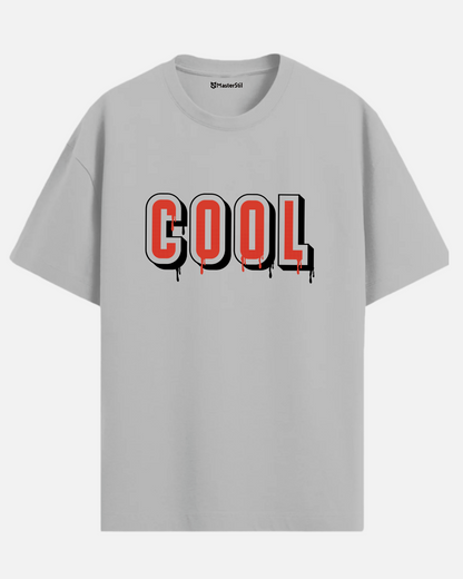 COOL DRIP – Akışkan Yazı Tipi PopArt Tişört | Oversize | Cesur & Minimal Stil