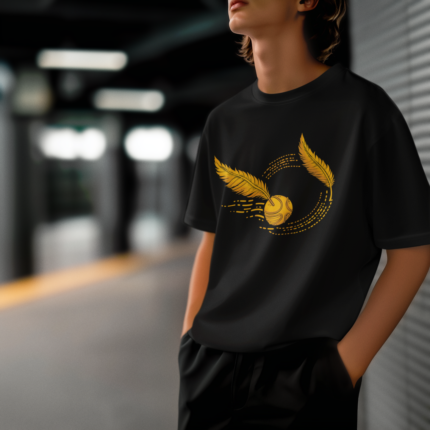 Mystic Dash – Golden Wings – Oversize T-Shirt