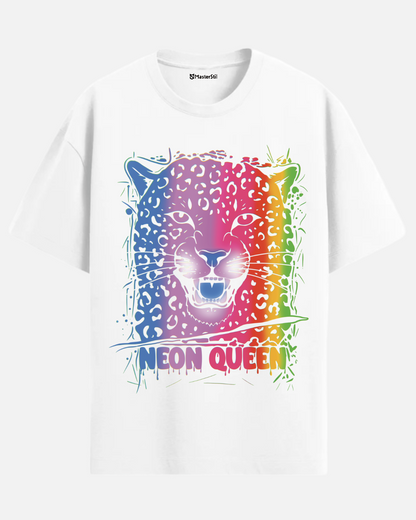 Neon Queen – Retro Renkli Kraliçe Tişört | Oversize Unisex PopArt Tasarım
