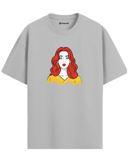 Pop Queen – Benekli Sarı Elbiseli PopArt Tişört | Oversize | Roy Ruhu Sokakta