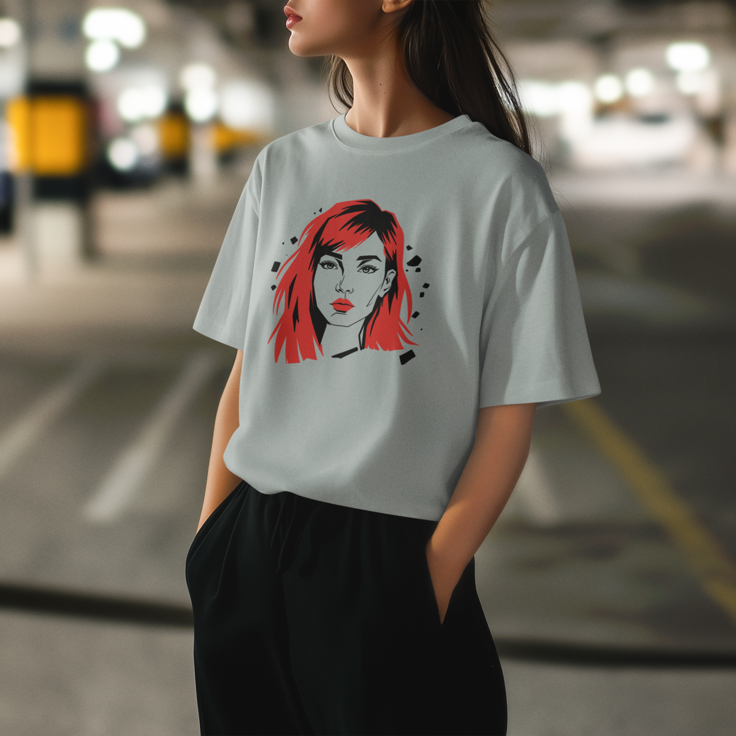 Rebel Flame – Kırmızı Saçlı PopArt Kadın Tişört | Oversize | Sokak Stili