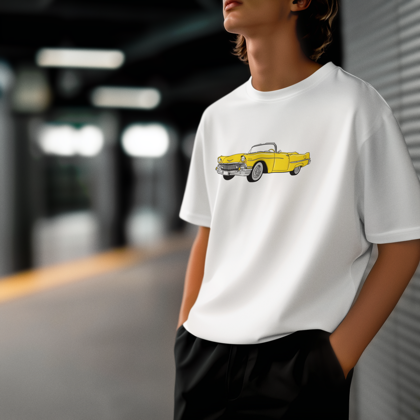 Sunset Rider – Yellow Classic Car PopArt T-Shirt | Oversized Retro Drive-In Spirit